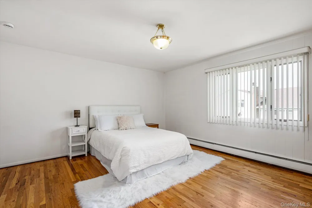 2075 Berkley Lane Merrick, NY 11566