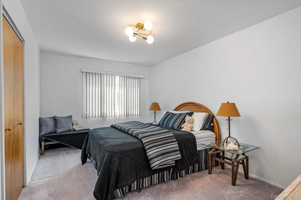 2075 Berkley Lane Merrick, NY 11566