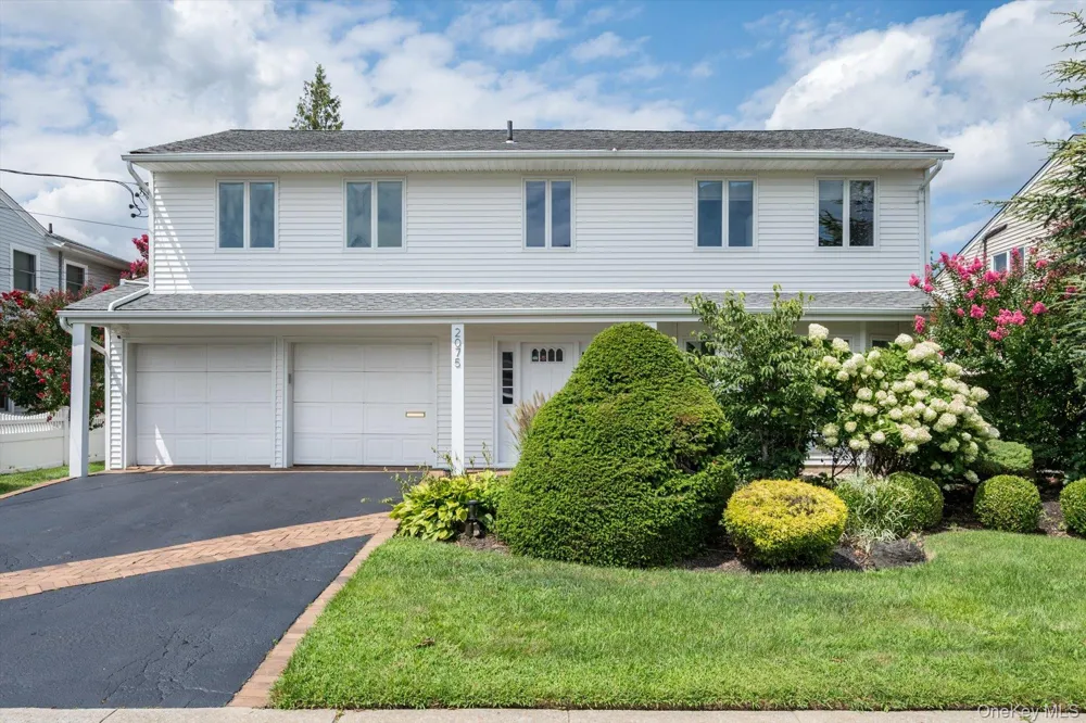 2075 Berkley Lane Merrick, NY 11566