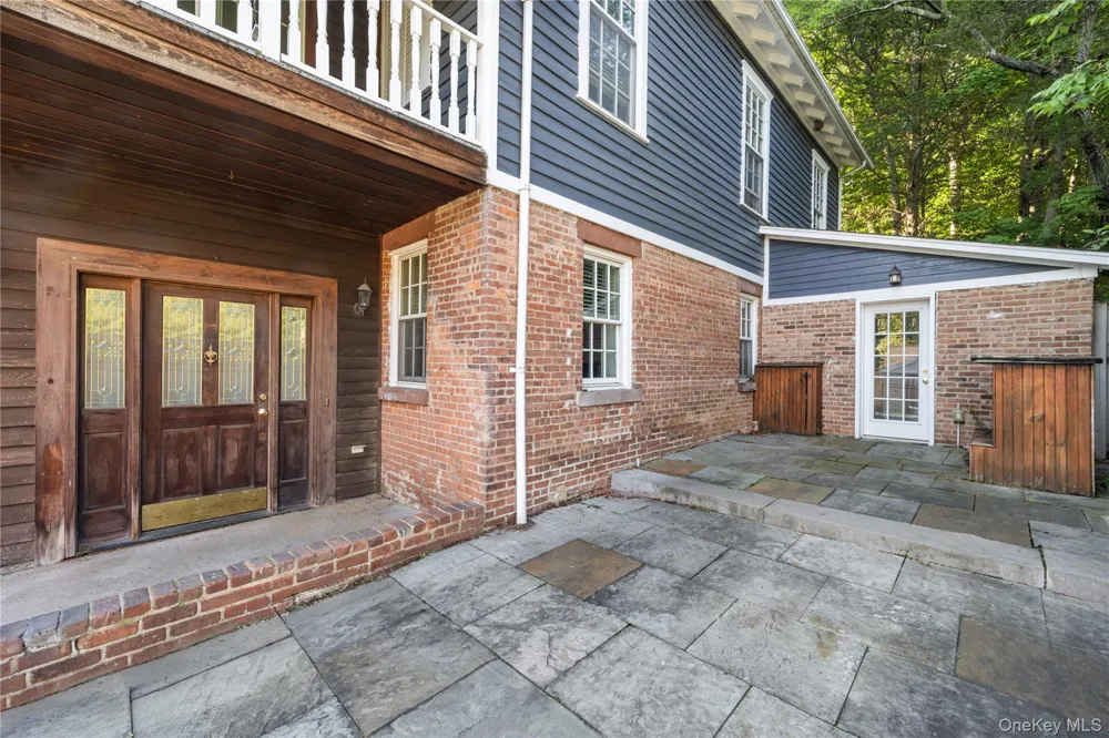 697 S Mountain Road New City, NY 10956