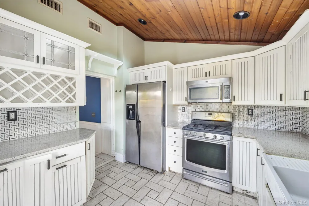 697 S Mountain Road New City, NY 10956