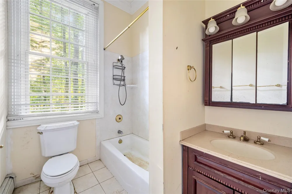 697 S Mountain Road New City, NY 10956