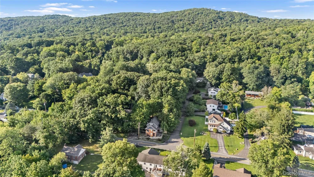 697 S Mountain Road New City, NY 10956
