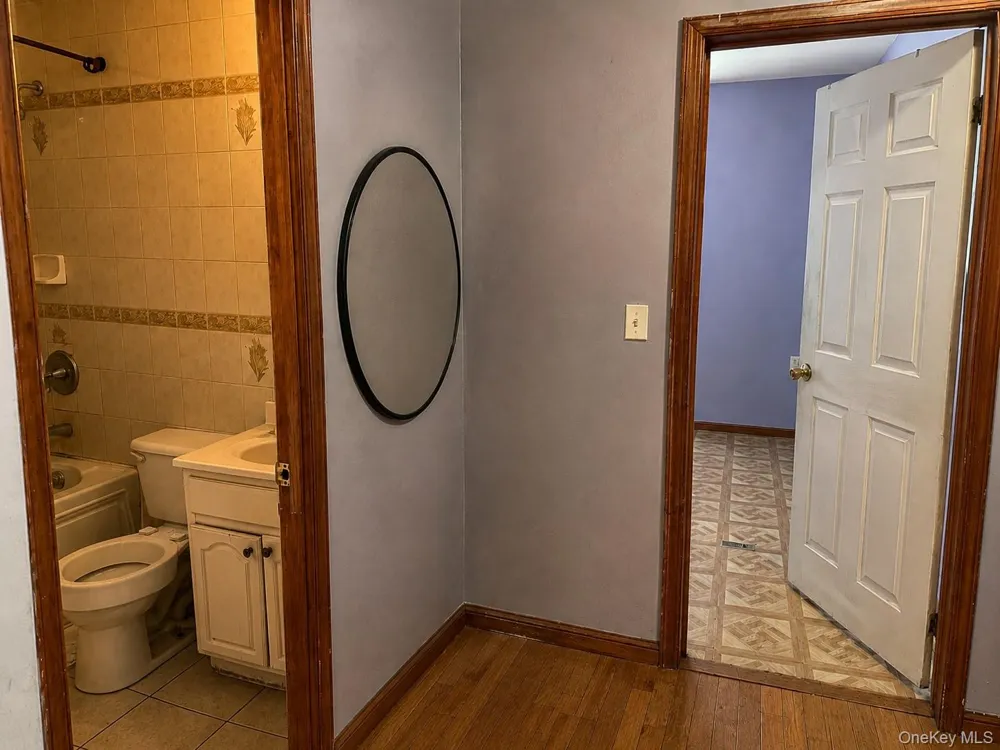 9214 168th Place Jamaica, NY 11433