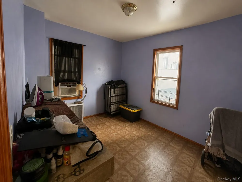 9214 168th Place Jamaica, NY 11433