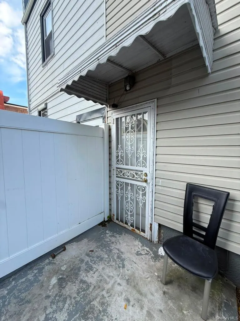 9214 168th Place Jamaica, NY 11433