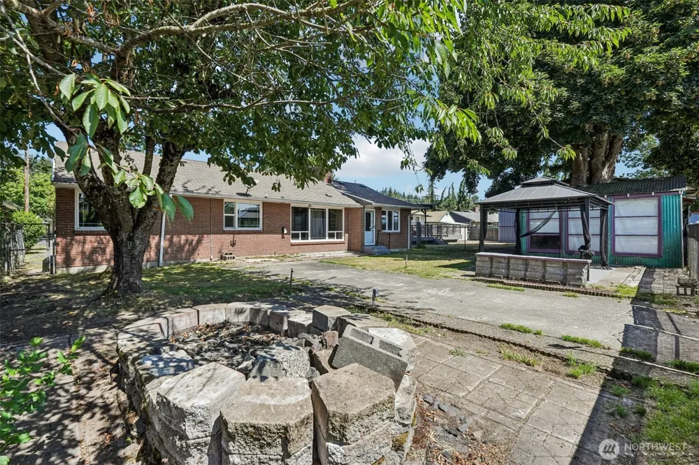 2219 Ocean Beach Highway Longview, WA 98632