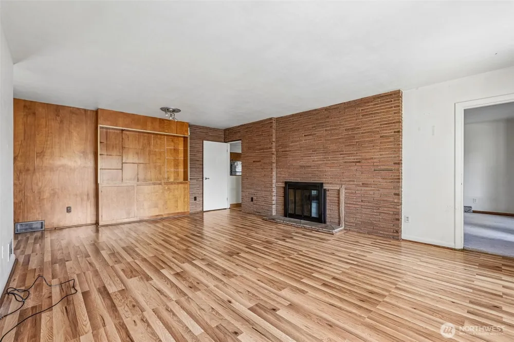 2219 Ocean Beach Highway Longview, WA 98632