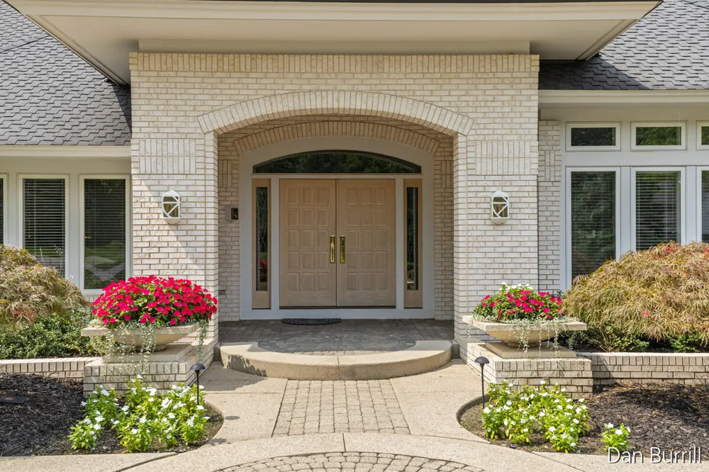 5999 Hillsborough Court SW Grandville, MI 49418