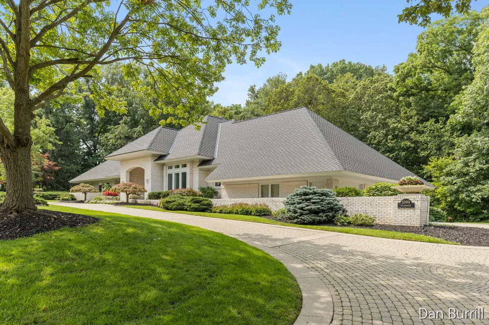 5999 Hillsborough Court SW Grandville, MI 49418