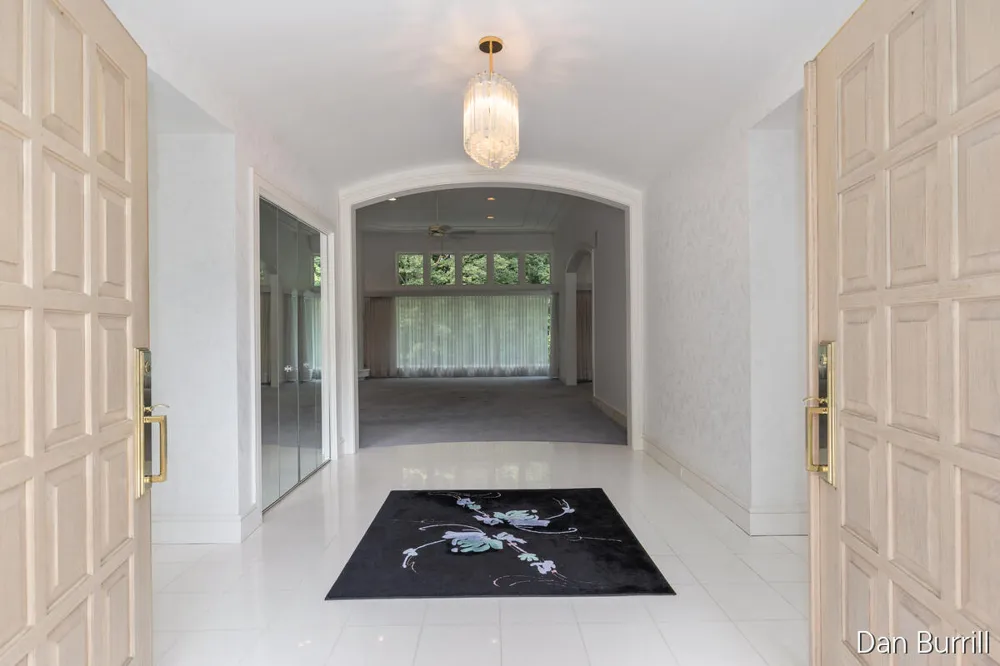 5999 Hillsborough Court SW Grandville, MI 49418