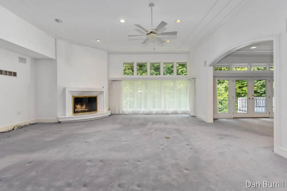 5999 Hillsborough Court SW Grandville, MI 49418