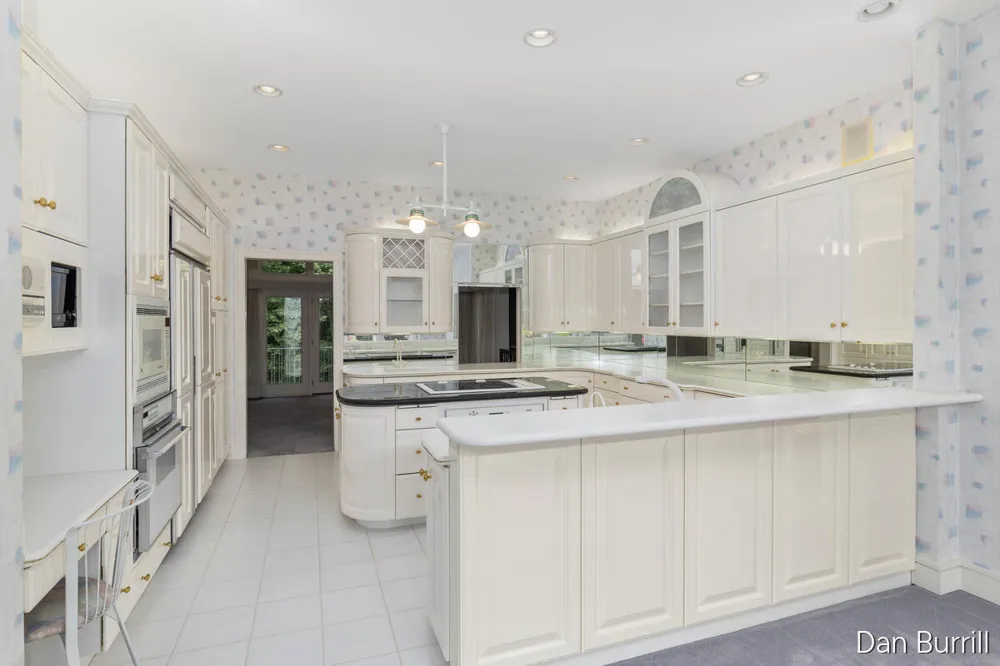 5999 Hillsborough Court SW Grandville, MI 49418