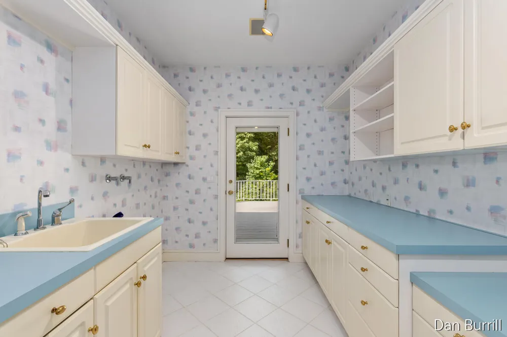 5999 Hillsborough Court SW Grandville, MI 49418