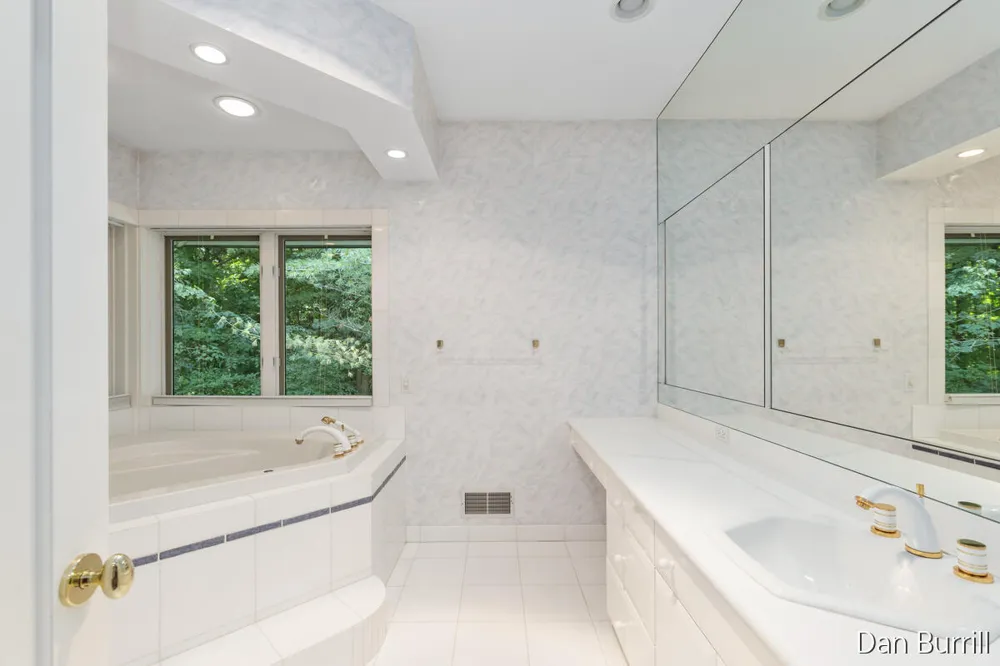 5999 Hillsborough Court SW Grandville, MI 49418