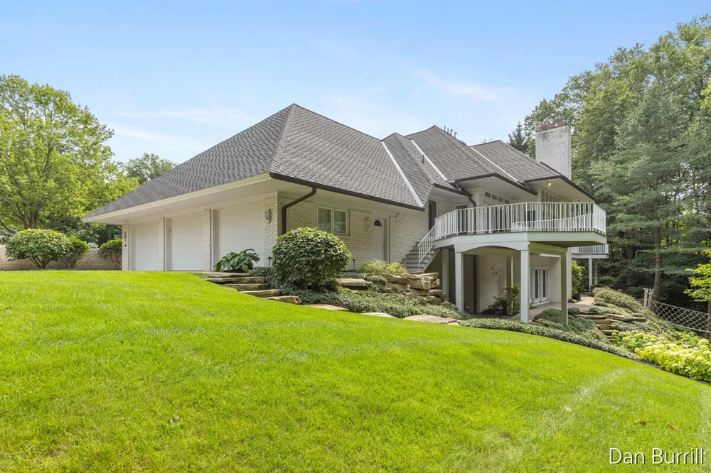 5999 Hillsborough Court SW Grandville, MI 49418