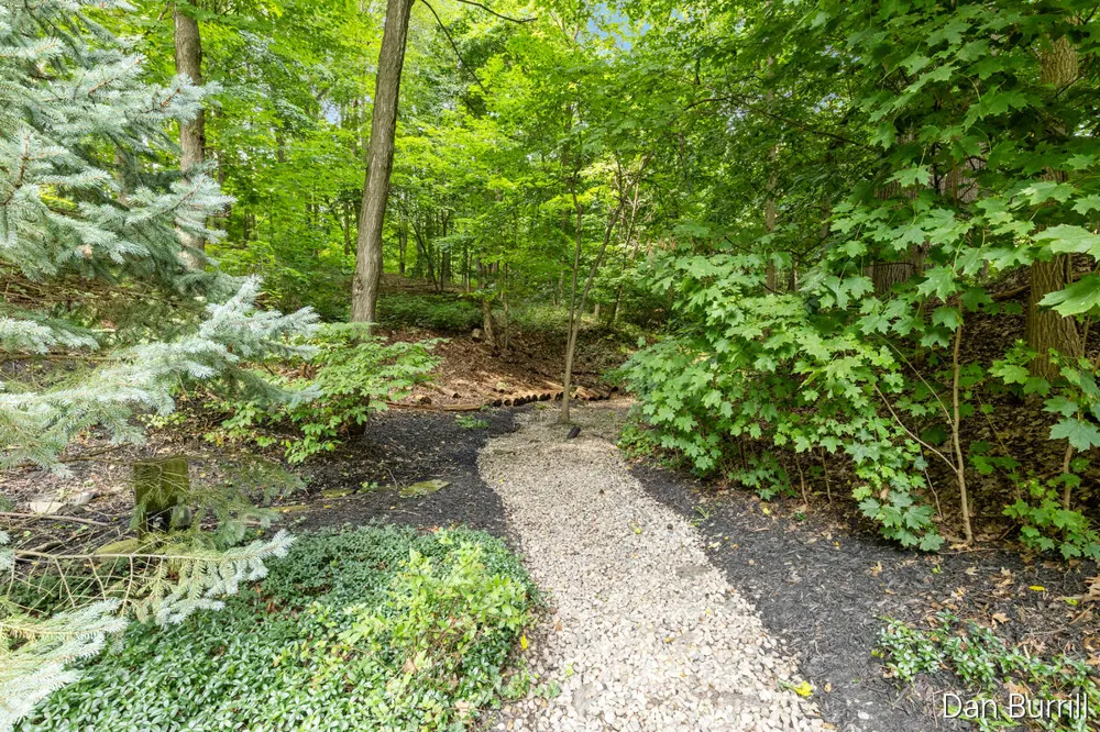 5999 Hillsborough Court SW Grandville, MI 49418