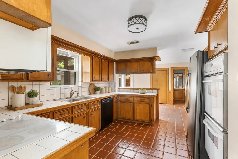 2210 Laurel Hill Drive Kingwood, TX 77339