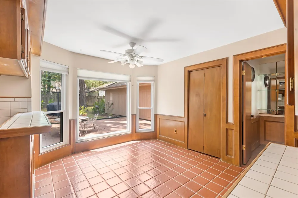 2210 Laurel Hill Drive Kingwood, TX 77339