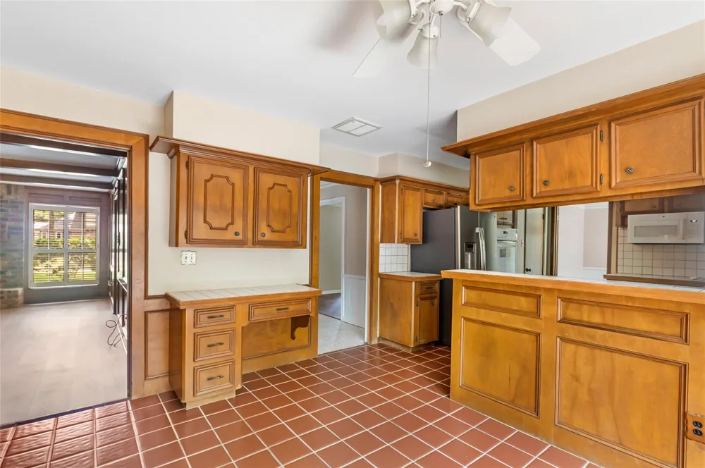 2210 Laurel Hill Drive Kingwood, TX 77339