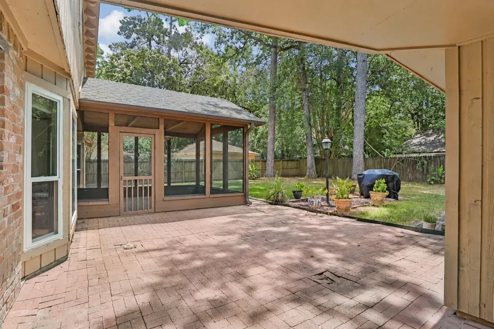 2210 Laurel Hill Drive Kingwood, TX 77339