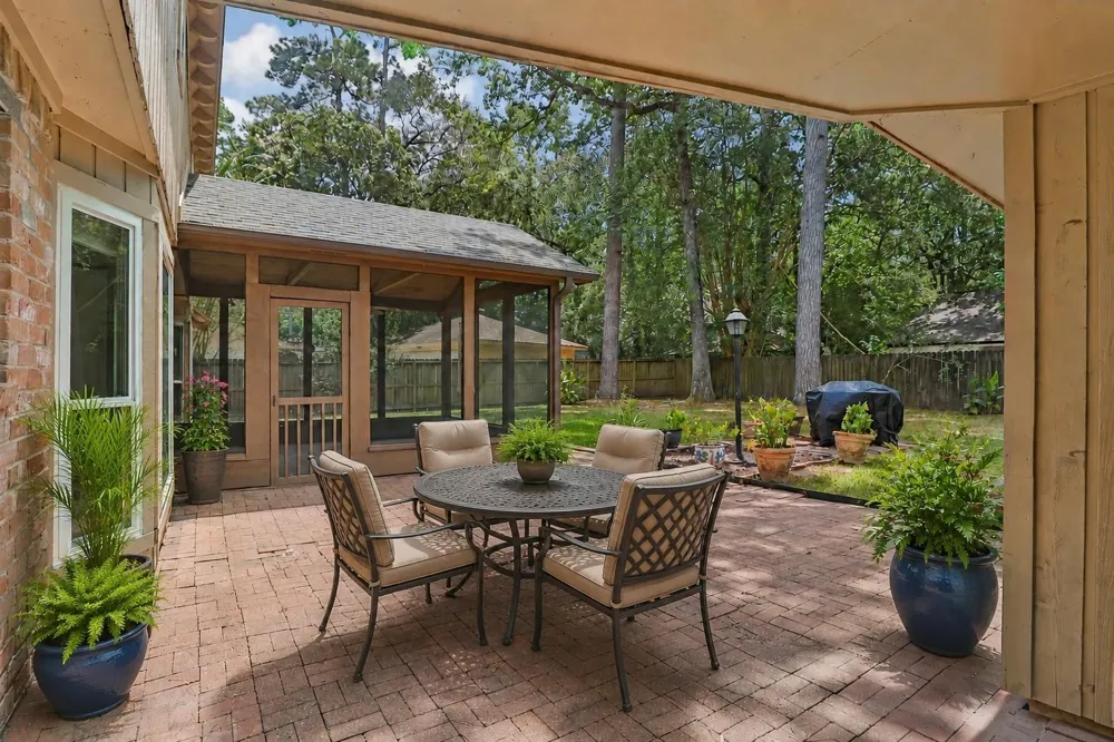 2210 Laurel Hill Drive Kingwood, TX 77339