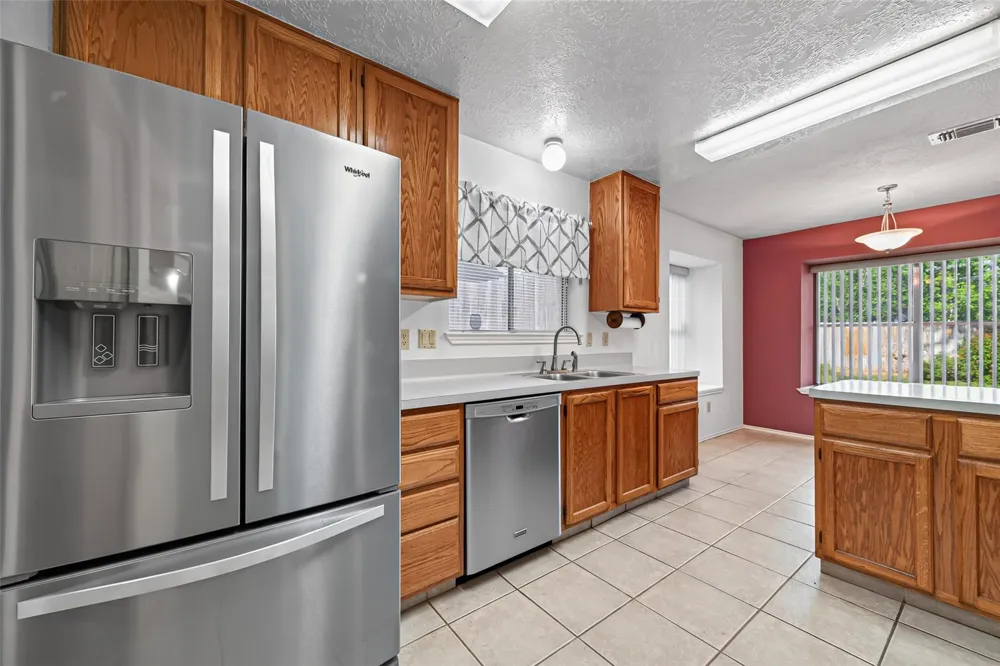 7522 Flair Oaks Drive Houston, TX 77040