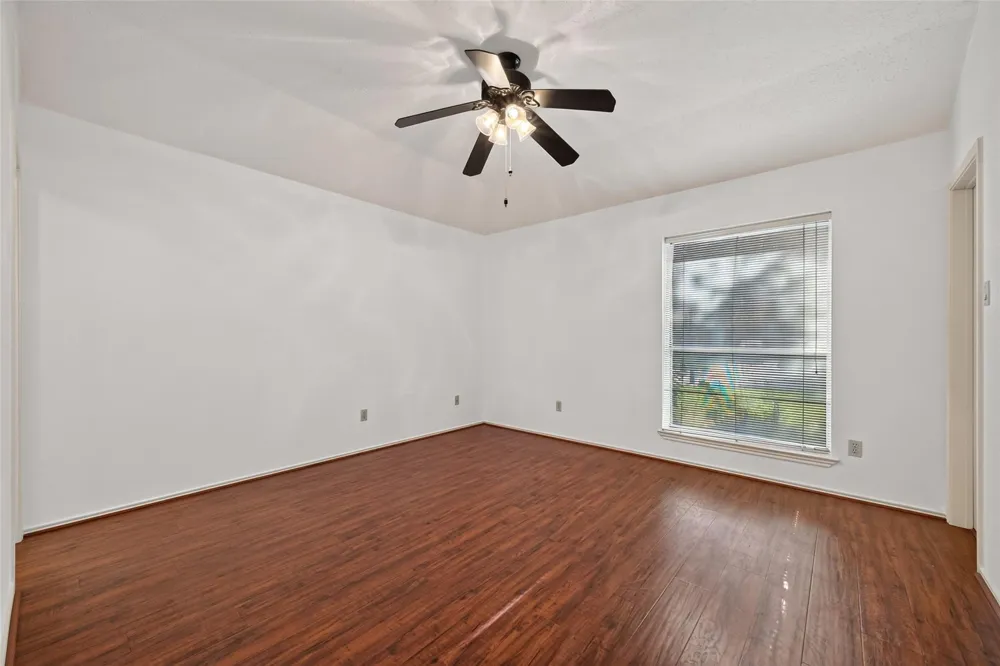 7522 Flair Oaks Drive Houston, TX 77040
