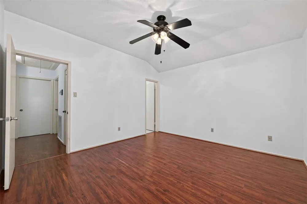 7522 Flair Oaks Drive Houston, TX 77040