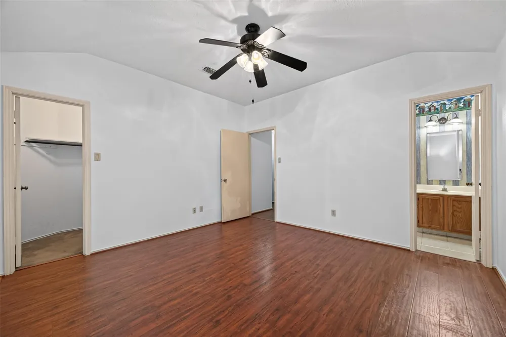 7522 Flair Oaks Drive Houston, TX 77040