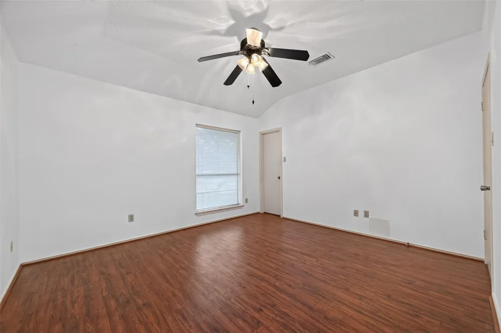 7522 Flair Oaks Drive Houston, TX 77040