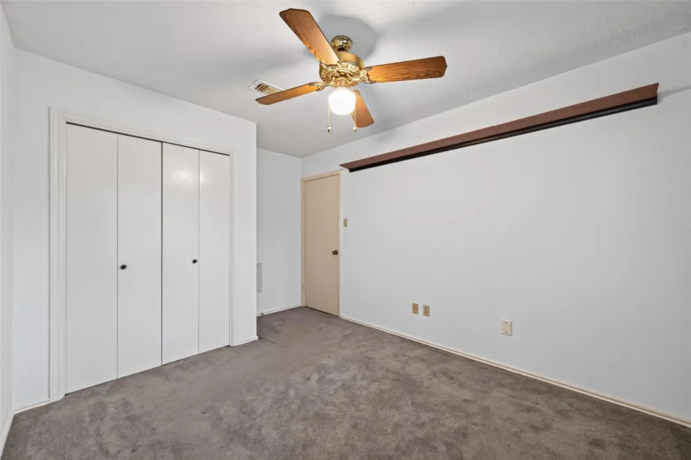 7522 Flair Oaks Drive Houston, TX 77040