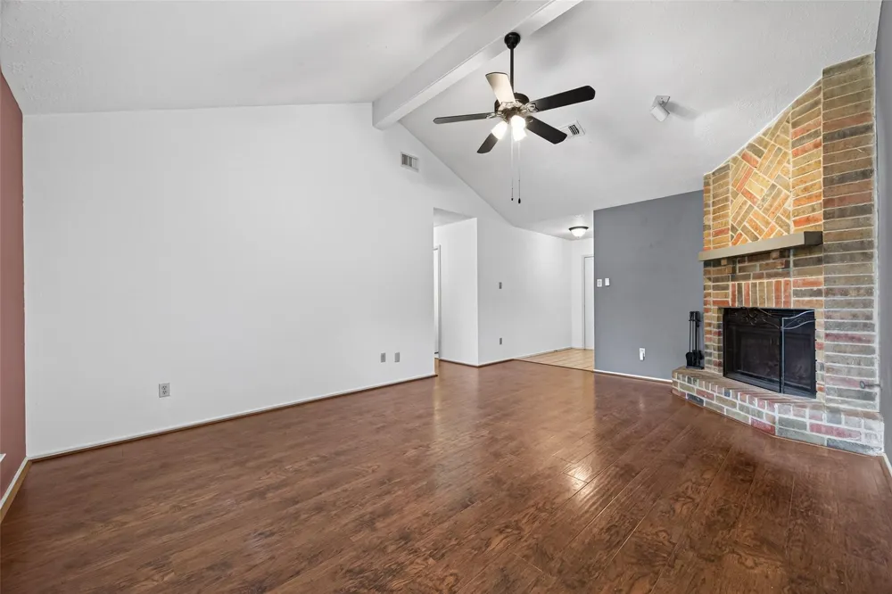 7522 Flair Oaks Drive Houston, TX 77040