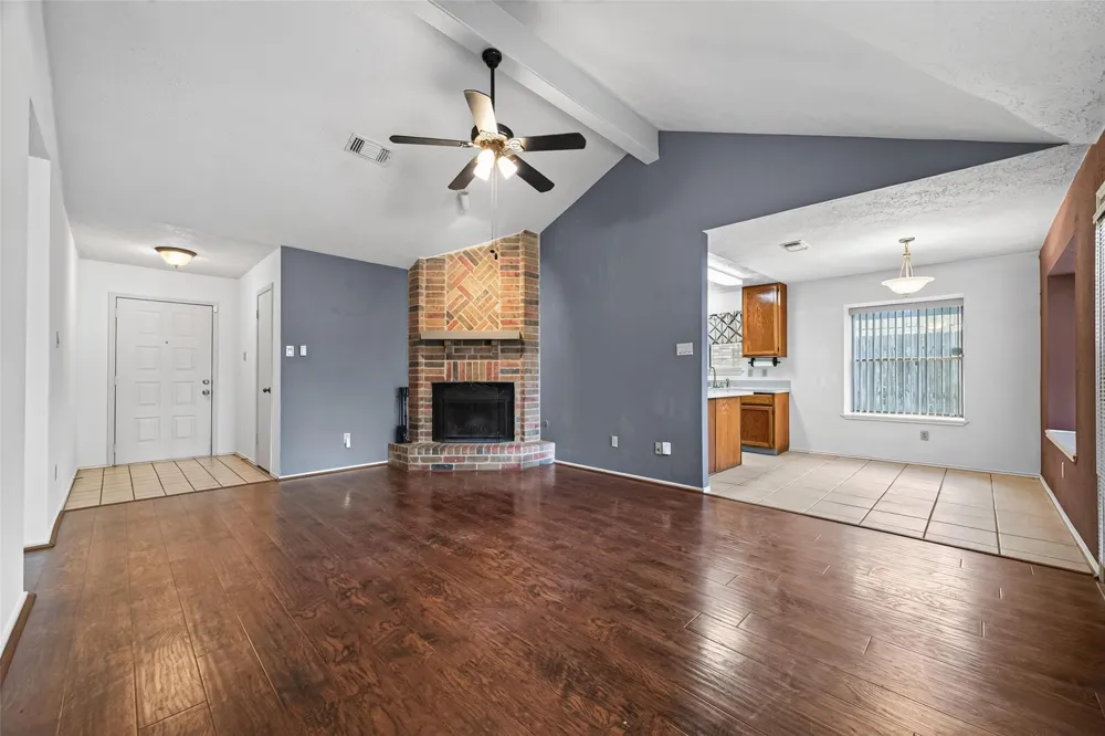 7522 Flair Oaks Drive Houston, TX 77040