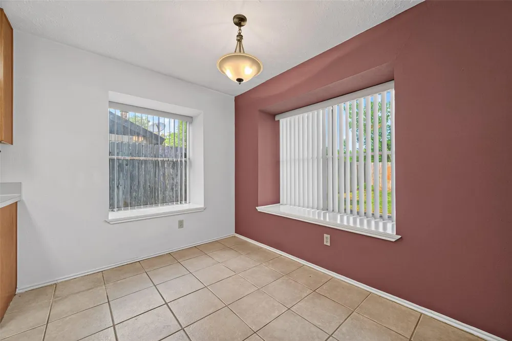 7522 Flair Oaks Drive Houston, TX 77040