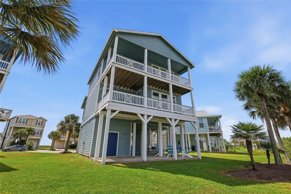 4218 King Rail Circle Galveston, TX 77554
