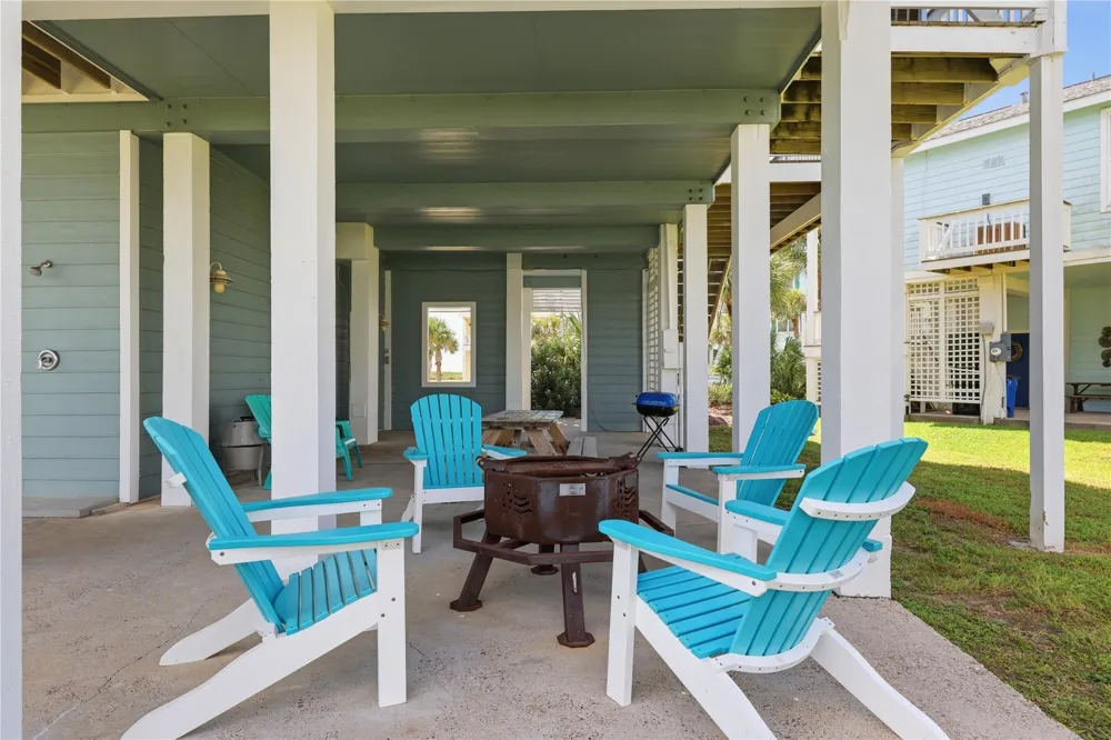 4218 King Rail Circle Galveston, TX 77554