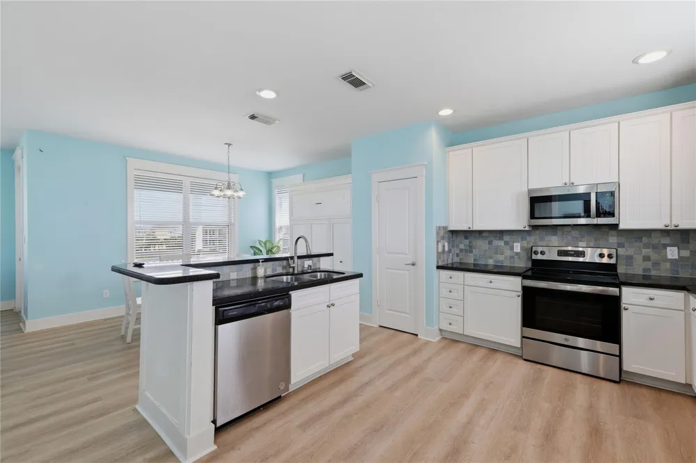 4218 King Rail Circle Galveston, TX 77554