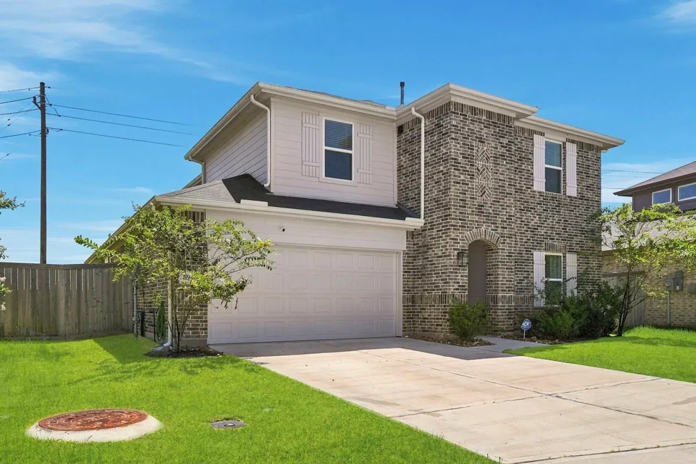 17946 Sommerset Falls Ln Crosby, TX 77532