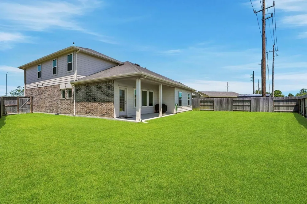 17946 Sommerset Falls Ln Crosby, TX 77532