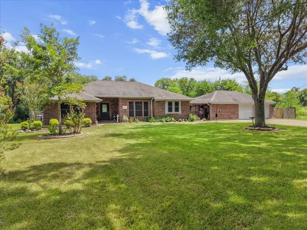 5255 Beaver Road Santa Fe, TX 77517