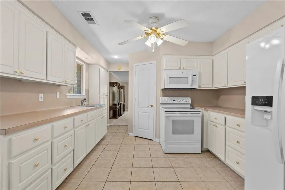 5255 Beaver Road Santa Fe, TX 77517