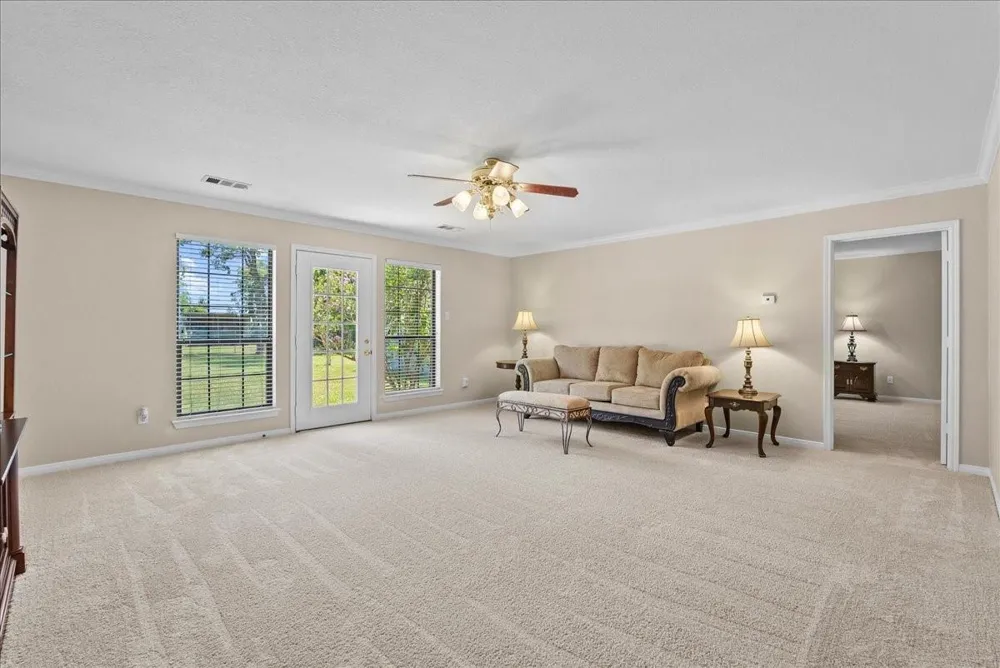 5255 Beaver Road Santa Fe, TX 77517