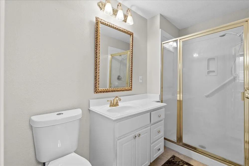 5255 Beaver Road Santa Fe, TX 77517
