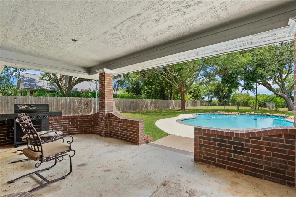 5255 Beaver Road Santa Fe, TX 77517