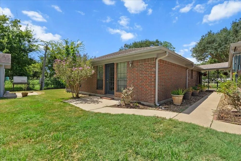5255 Beaver Road Santa Fe, TX 77517