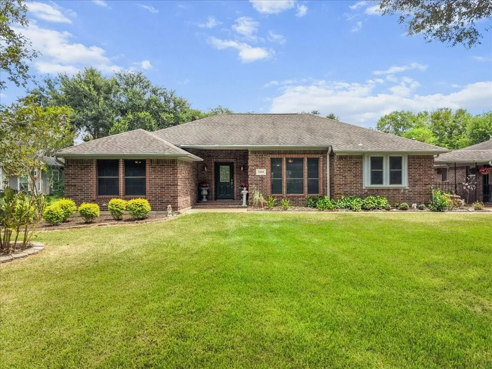 5255 Beaver Road Santa Fe, TX 77517
