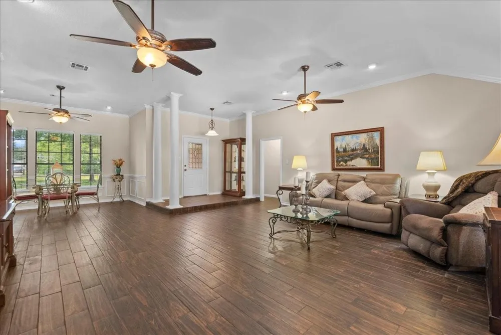 5255 Beaver Road Santa Fe, TX 77517