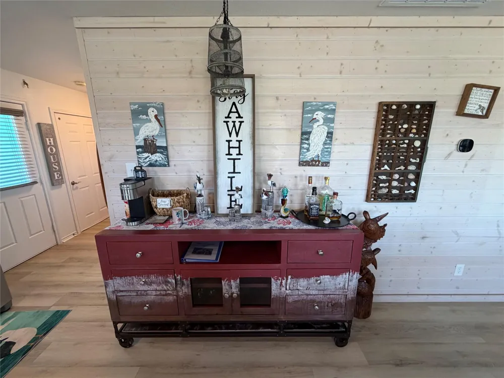 980 S Stingaree Drive Crystal Beach, TX 77650