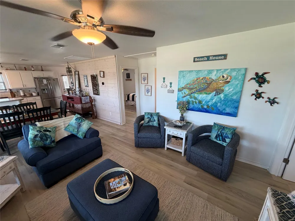 980 S Stingaree Drive Crystal Beach, TX 77650